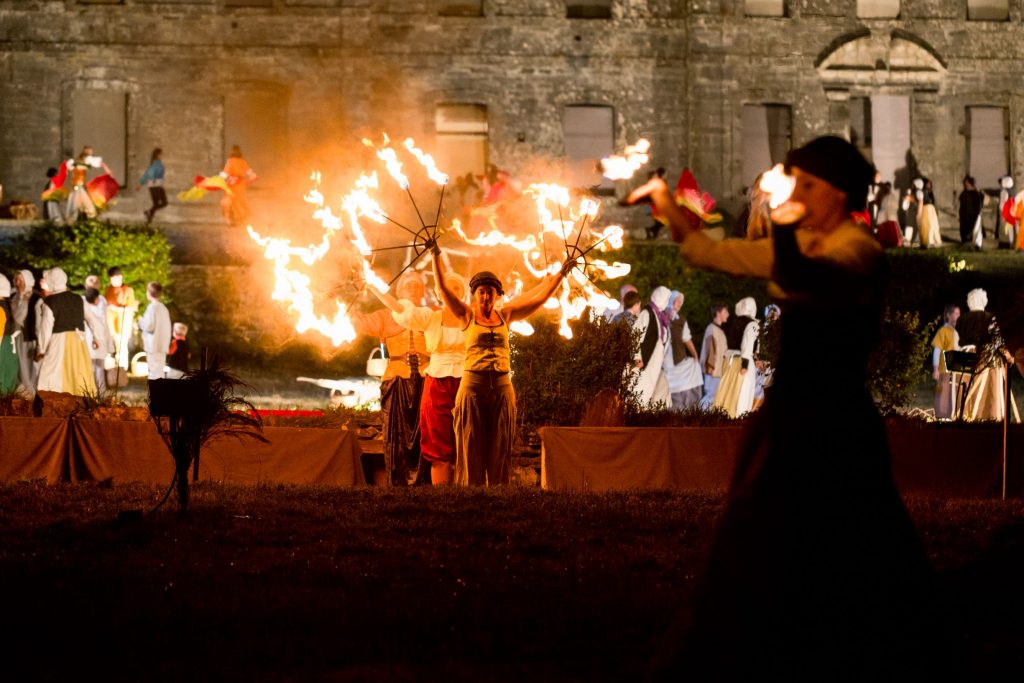 Le Son et Lumière de BonRepos 2022 Fédération Française des Fêtes et Spectacles Historiques Le Son et Lumière de BonRepos 2022 Fédération Française des Fêtes et Spectacles Historiques