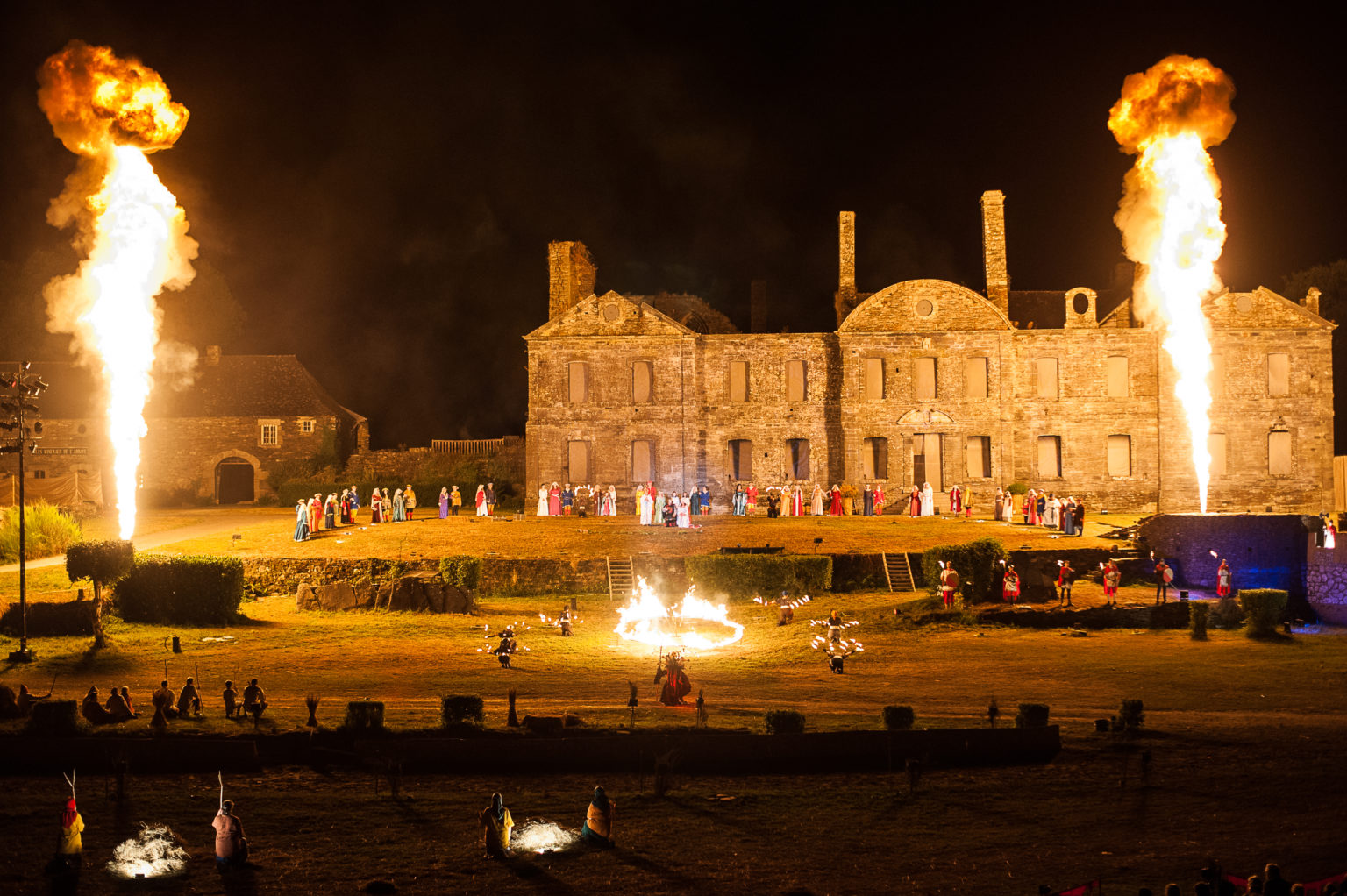 Le Son et Lumière de BonRepos 2022 Fédération Française des Fêtes et Spectacles Historiques Le Son et Lumière de BonRepos 2022 Fédération Française des Fêtes et Spectacles Historiques